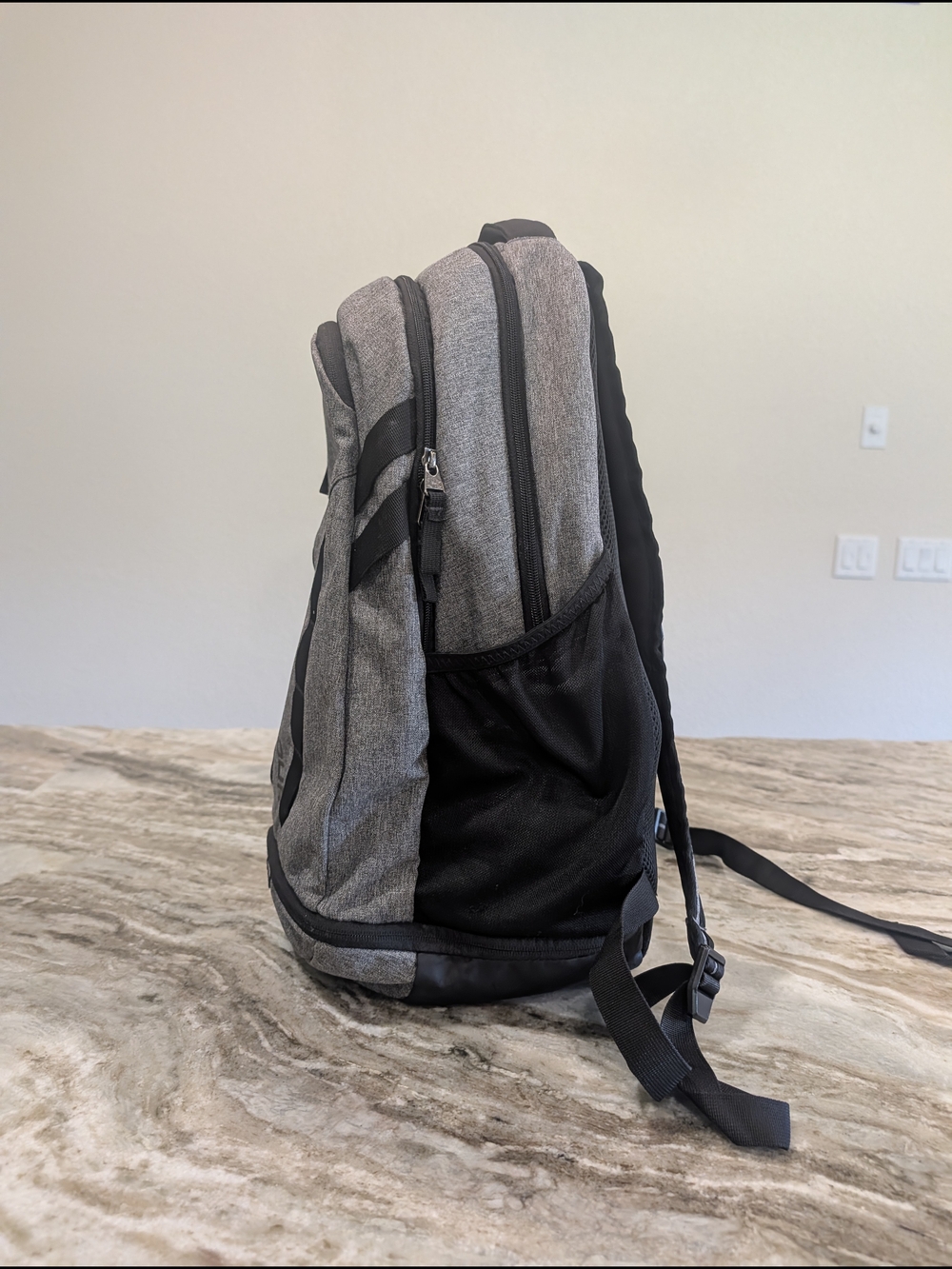 Under Armour Backpack - Picture 4 of 10